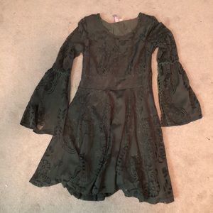 Francesca’s Green Lace Dress w/ Open Bell Sleeves